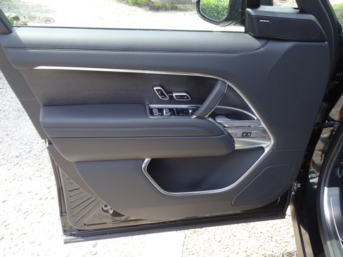 New 2025 Land Rover Range Rover SE image 17