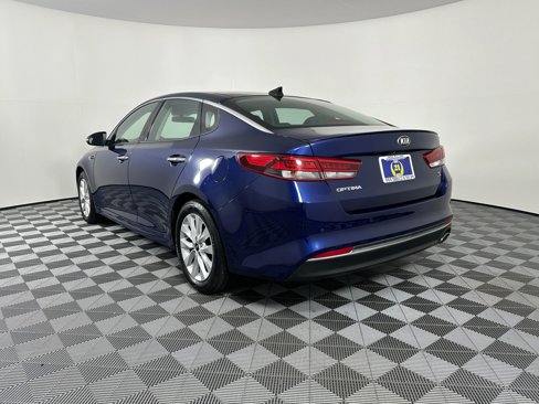 Used 2018 Kia Optima S w/ Panoramic Sunroof Package image 13