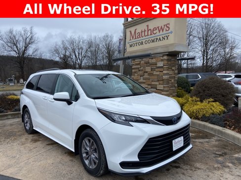 Used 2024 Toyota Sienna LE image 1
