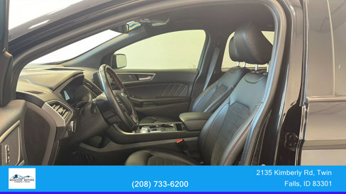 Used 2022 Ford Edge ST-Line w/ Cold Weather Package image 13