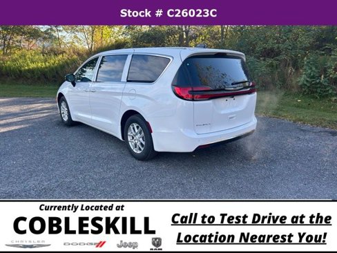 New 2026 Chrysler Pacifica Select image 8