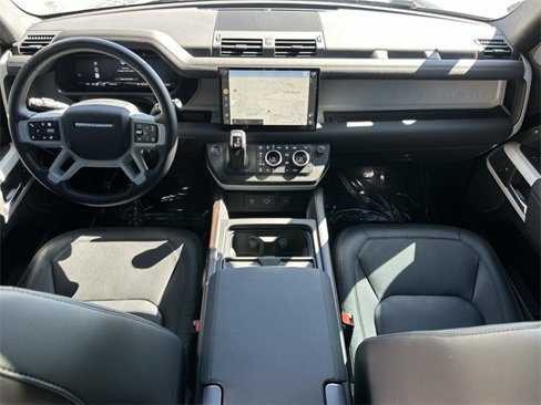 Used 2024 Land Rover Defender 110 SE image 20