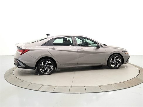 Used 2025 Hyundai Elantra Sport w/ Cargo Package image 8