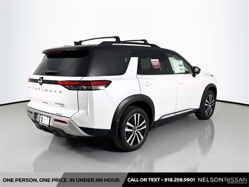 New 2025 Nissan Pathfinder Platinum image 5