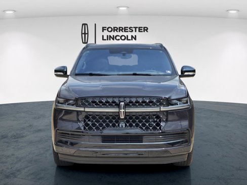 New 2025 Lincoln Navigator Reserve image 8