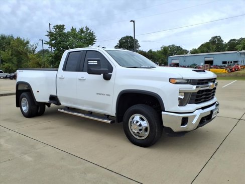 Used 2024 Chevrolet Silverado 3500 LT image 7