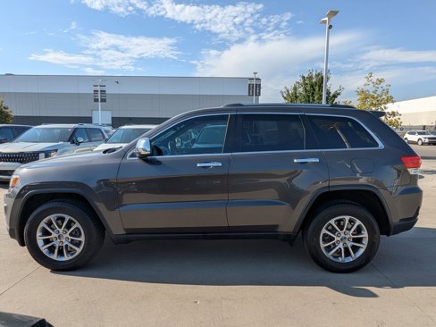 Used 2015 Jeep Grand Cherokee Limited w/ Luxury Group II image 2