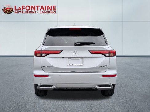 New 2025 Mitsubishi Outlander SE image 4