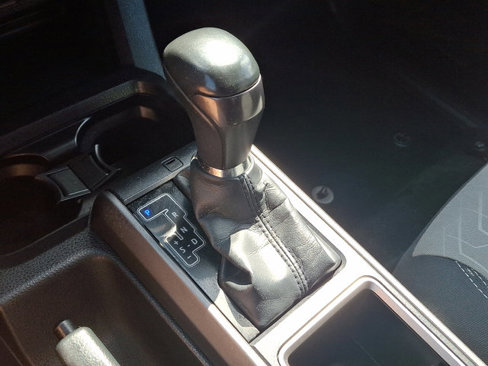 Used 2022 Toyota Tacoma TRD Off-Road image 14