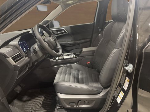 New 2025 Mitsubishi Outlander SE image 12