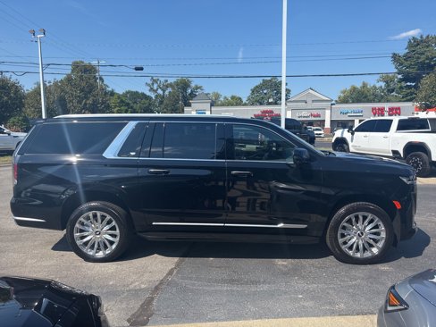 Used 2024 Cadillac Escalade ESV Premium Luxury image 8