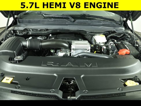 New 2026 RAM 1500 4x4 Crew Cab image 2