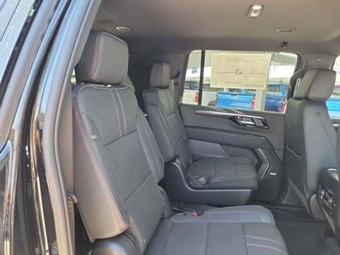 New 2026 Chevrolet Suburban RST image 13