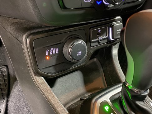 Used 2023 Jeep Renegade Altitude image 23