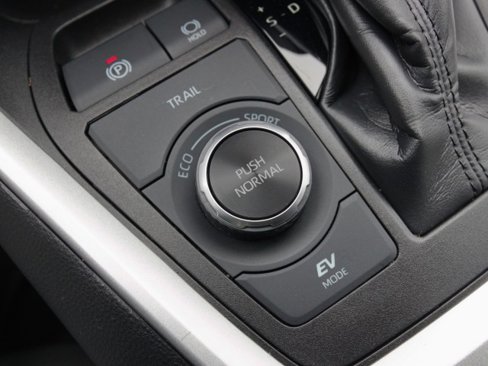 Used 2024 Toyota RAV4 XLE image 23