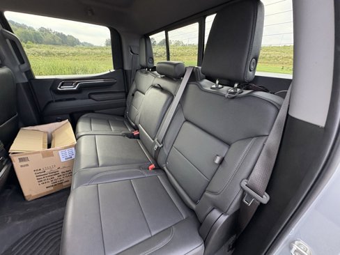 Used 2024 Chevrolet Silverado 1500 LT Trail Boss w/ LT Trail Boss Premium Package image 30