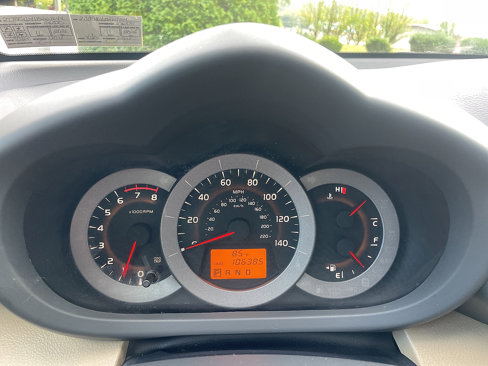 Used 2011 Toyota RAV4 4WD image 31