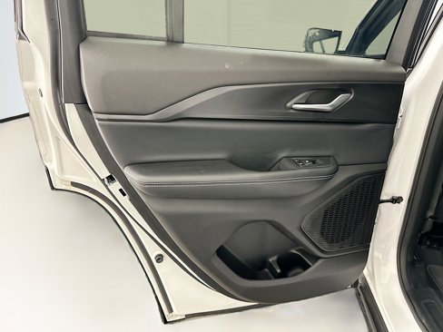 Used 2024 Jeep Grand Cherokee Altitude image 26