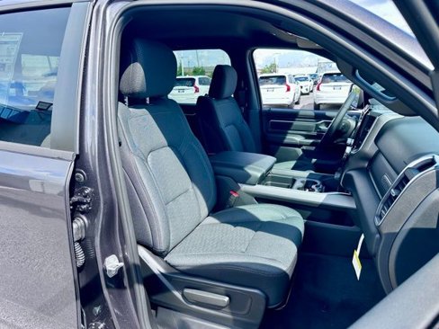 New 2026 RAM 1500 4x4 Crew Cab image 17