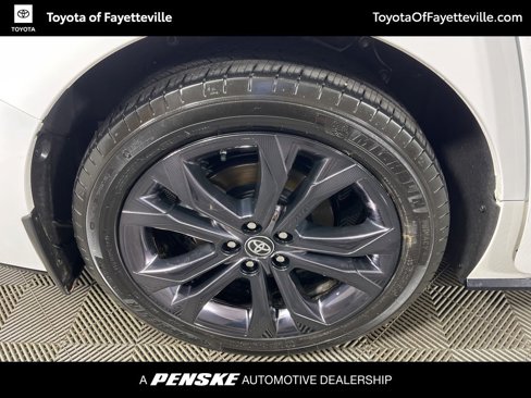 Certified 2025 Toyota Sienna XSE image 16