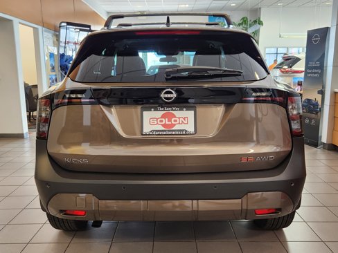 New 2026 Nissan Kicks SR w/ Cold Weather Package image 3