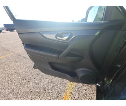 Used 2017 Nissan Rogue S image 11