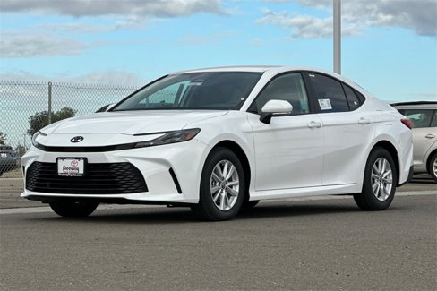 New 2026 Toyota Camry LE image 8