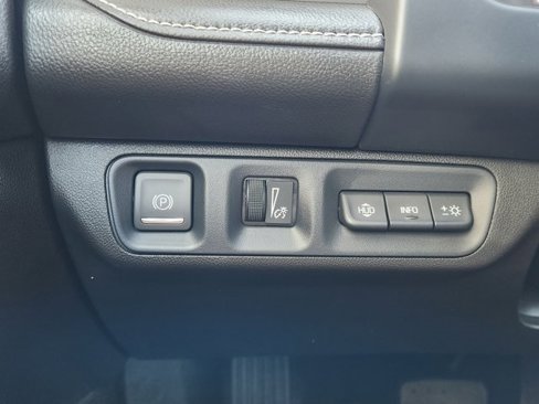 Used 2023 GMC Acadia SLT w/ Technology Package image 25