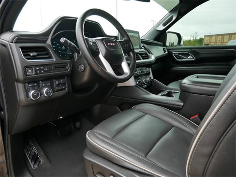 Used 2023 GMC Yukon XL SLT image 11
