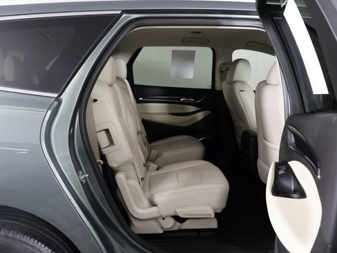 Used 2023 Buick Enclave Essence image 34