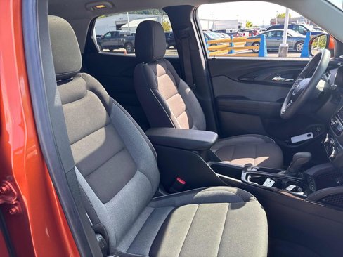 Used 2022 Chevrolet TrailBlazer LT w/ Sun and Liftgate Package image 41