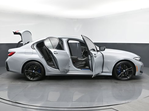 Used 2024 BMW M340i xDrive w/ Driving Assistance Package image 32