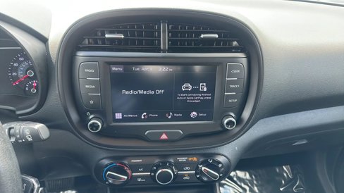 Used 2022 Kia Soul LX w/ Technology Package image 13