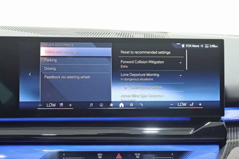 Used 2026 BMW 550e xDrive w/ Executive Package image 25