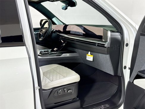 Used 2025 Cadillac Escalade ESV V image 33