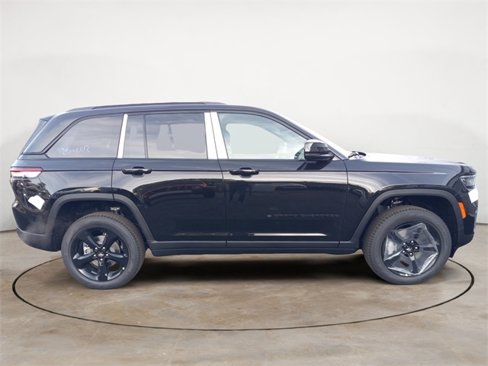 New 2025 Jeep Grand Cherokee Limited w/ Black Appearance Package image 6
