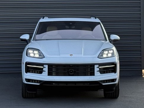 New 2025 Porsche Cayenne E-Hybrid image 10