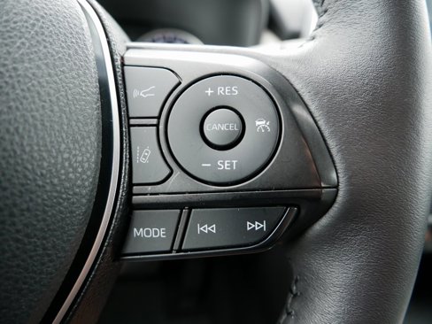 Used 2021 Toyota RAV4 XLE Premium image 32