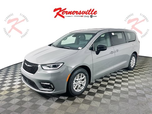 New 2025 Chrysler Pacifica Select image 3