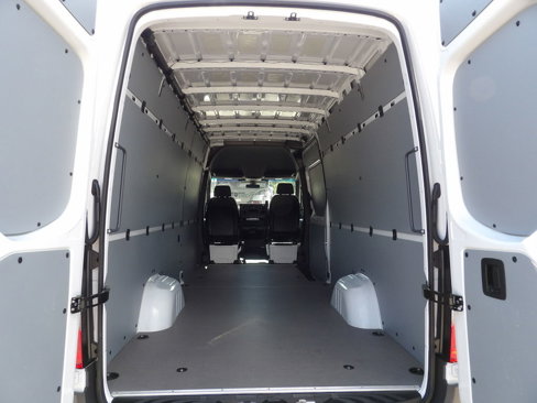Used 2025 Mercedes-Benz Sprinter 2500 image 41