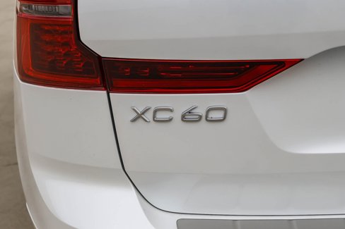 New 2026 Volvo XC60 B5 Plus w/ Protection Package Premier image 12