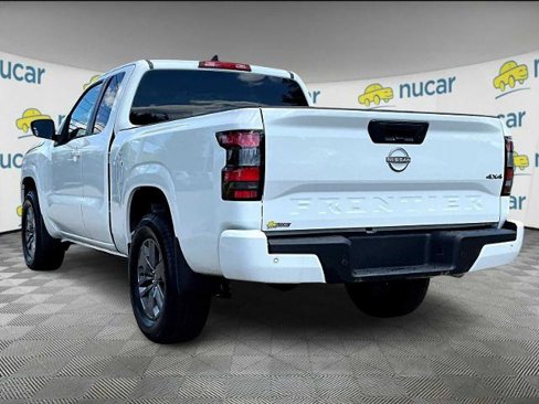 Certified 2025 Nissan Frontier SV image 4