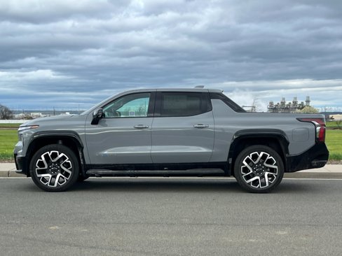 New 2025 Chevrolet Silverado EV RST image 7