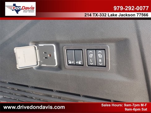 New 2026 GMC Yukon Elevation image 7