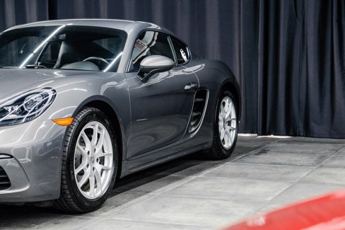 Used 2022 Porsche 718 Cayman image 7