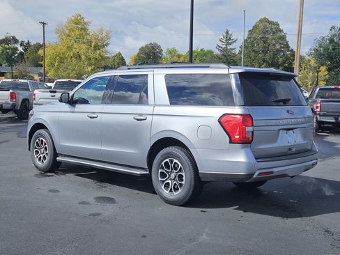 Used 2023 Ford Expedition Max XLT image 5