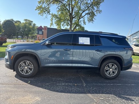 Used 2025 Chevrolet Traverse LT image 4