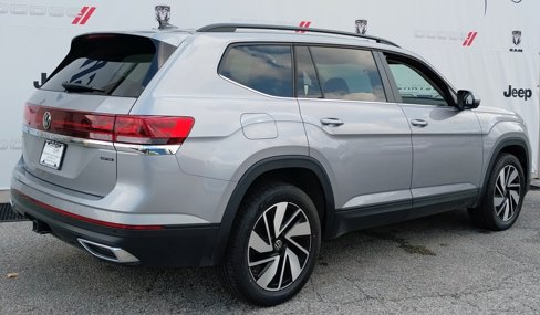 Used 2025 Volkswagen Atlas SE image 10
