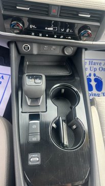 Used 2023 Nissan Rogue SV image 15