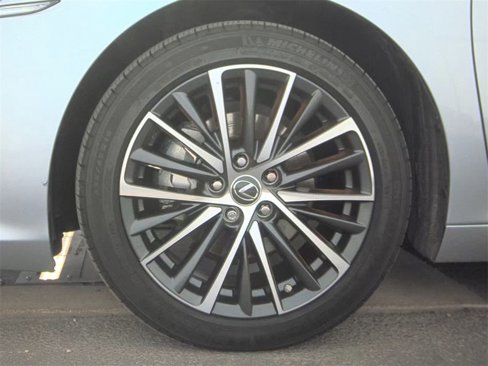 Used 2024 Lexus ES 350 w/ Premium Package image 10
